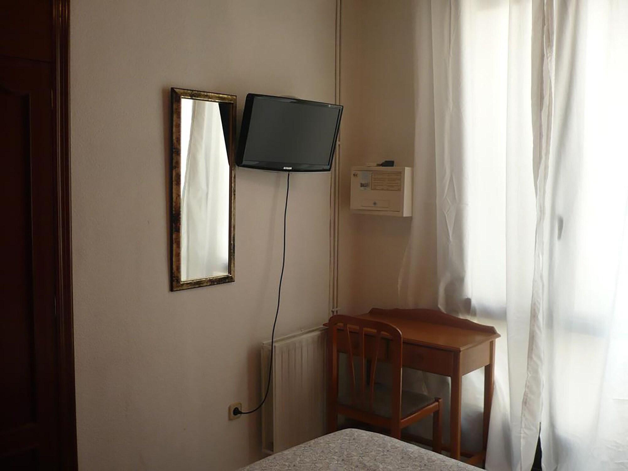Hostal Fuencarral Kryse 马德里 外观 照片