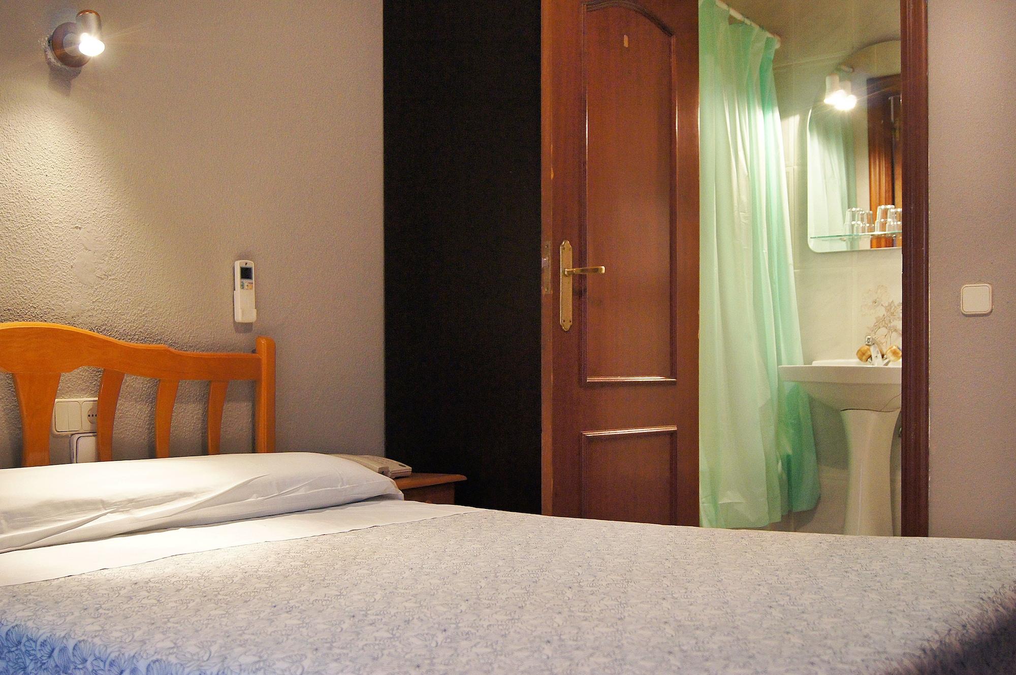 Hostal Fuencarral Kryse 马德里 外观 照片