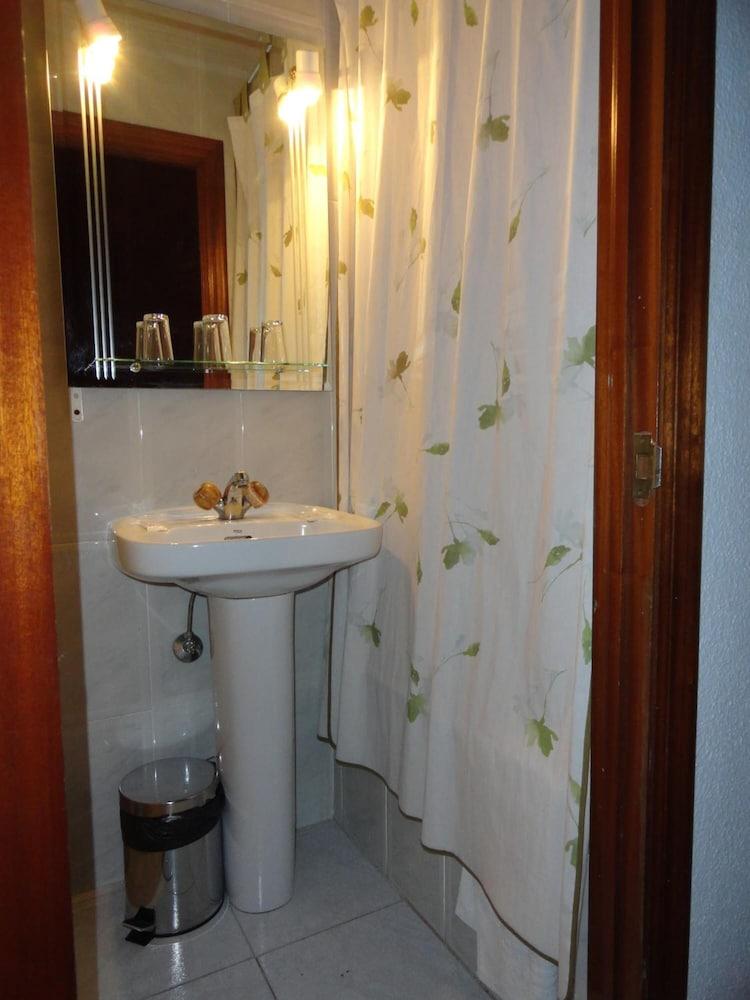 Hostal Fuencarral Kryse 马德里 外观 照片
