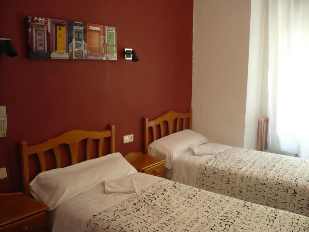 Hostal Fuencarral Kryse 马德里 外观 照片