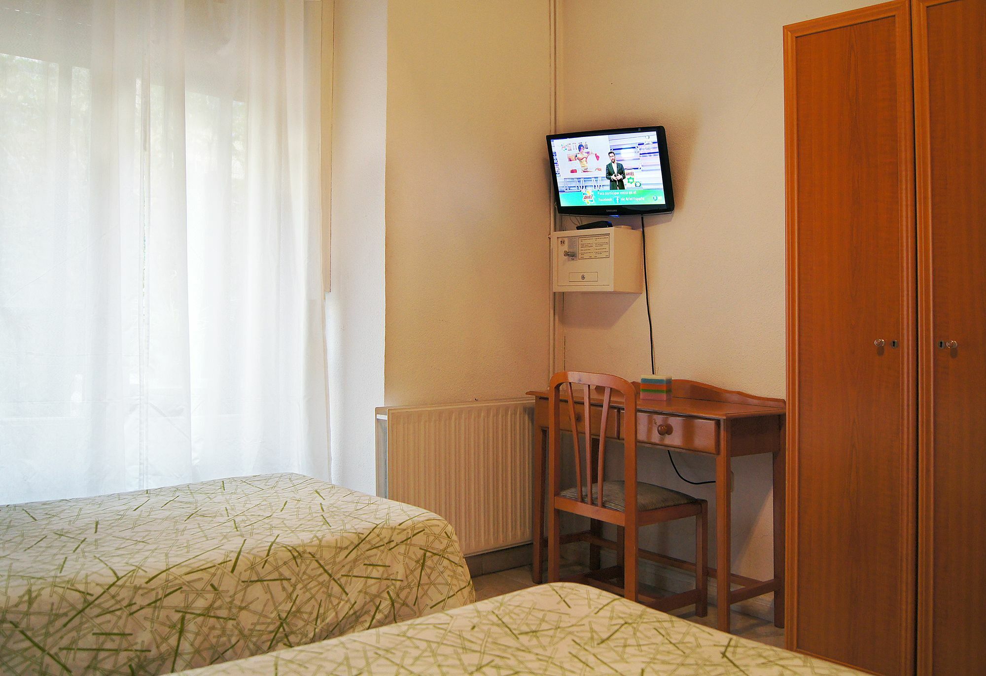 Hostal Fuencarral Kryse 马德里 外观 照片
